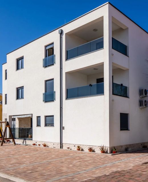 Apartmani Mira Vir