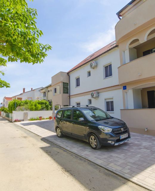Apartments Mirjana Nin