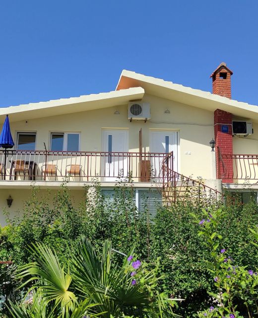 Apartments With Parking Space Murter - 5150