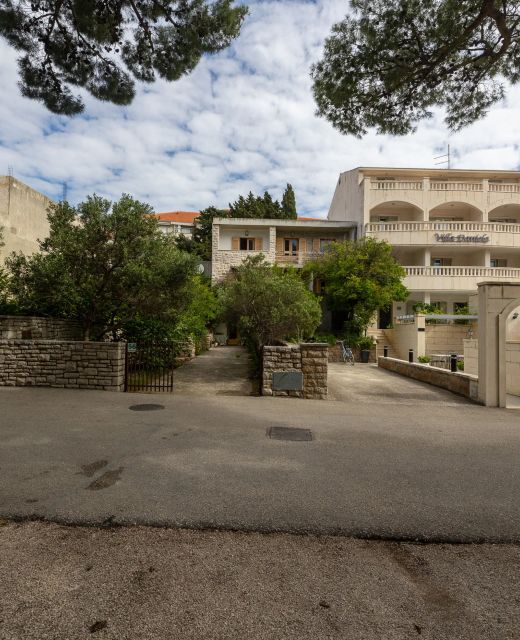 Apartments Ana and Tina Bol
