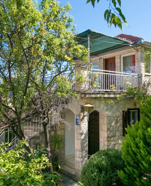 Apartments With Parking Space Supetar, Brač - 22123 Supetar