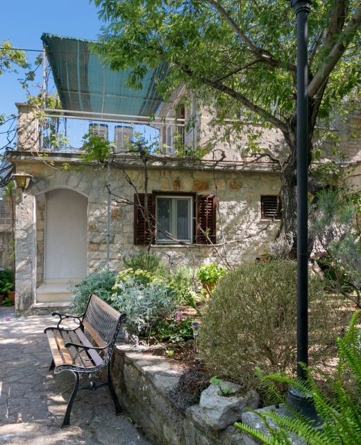 Apartments With Parking Space Supetar, Brač - 22123 Supetar