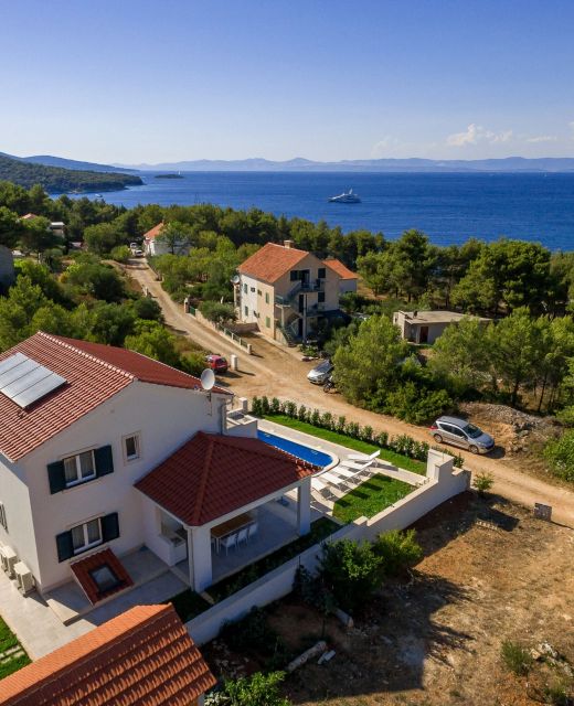 Seaside Luxury Villa With A Swimming Pool Cove Makarac, Brač - 22637 Makarac