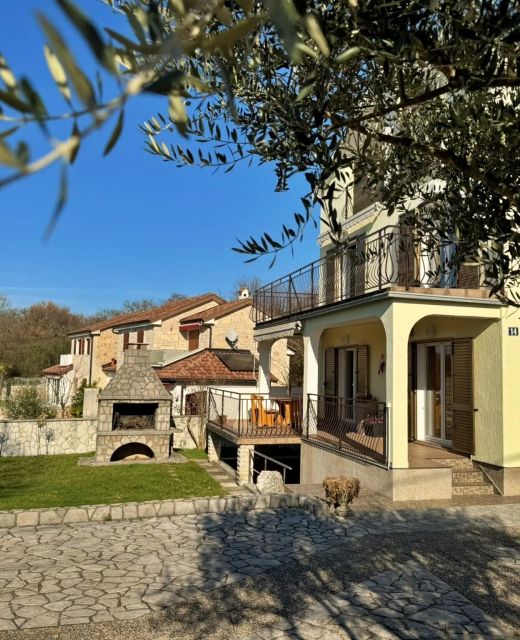 Apartments With Parking Space Malinska, Krk - 23878 Malinska