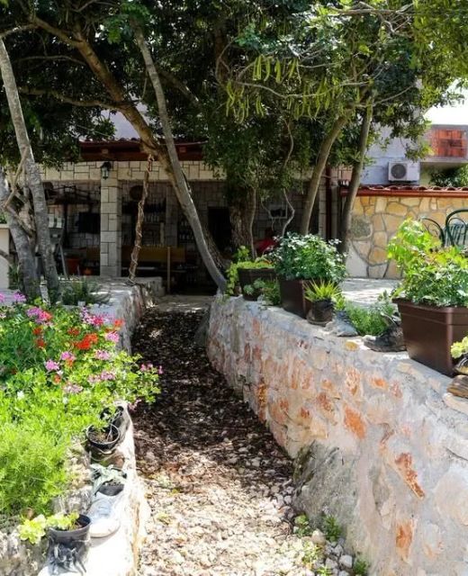 Apartments With Parking Space Dol, Hvar - 24122 Dol