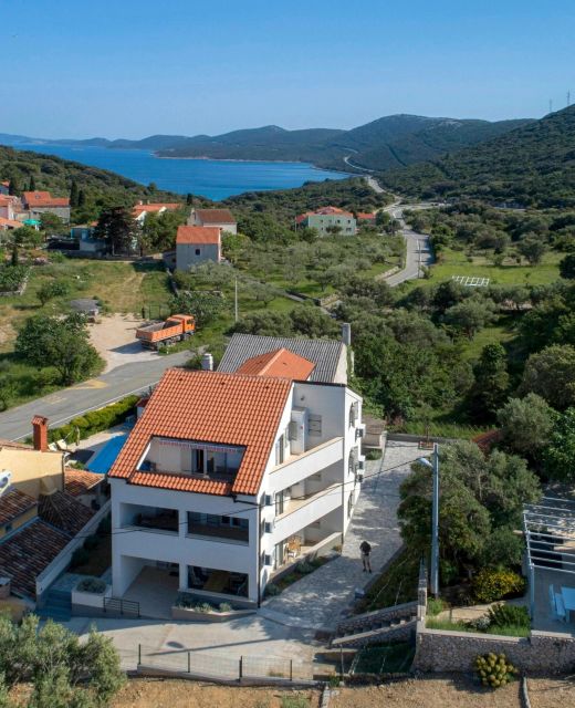 Apartments With Parking Space Sveti Jakov, Lošinj - 24153 Sveti Jakov