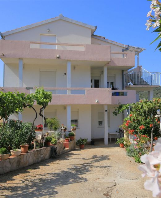 Apartments By The Sea Vinišće, Trogir - 24197 Vinišće