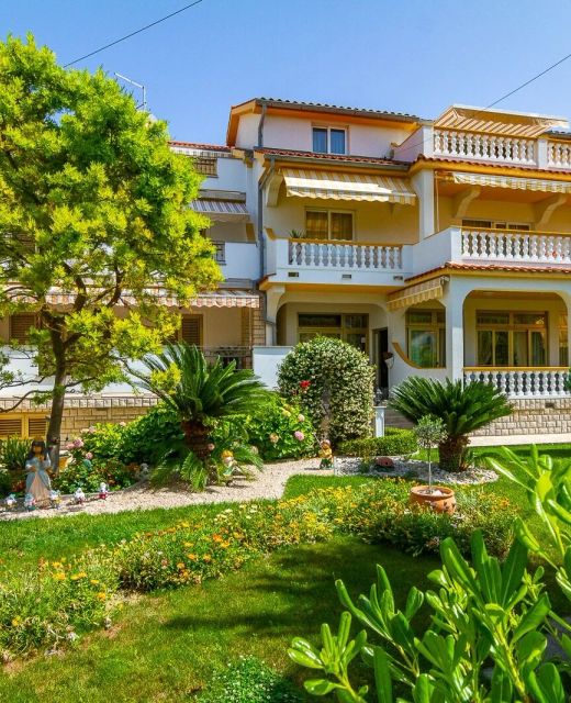 Apartments With Parking Space Palit, Rab - 24376 Palit