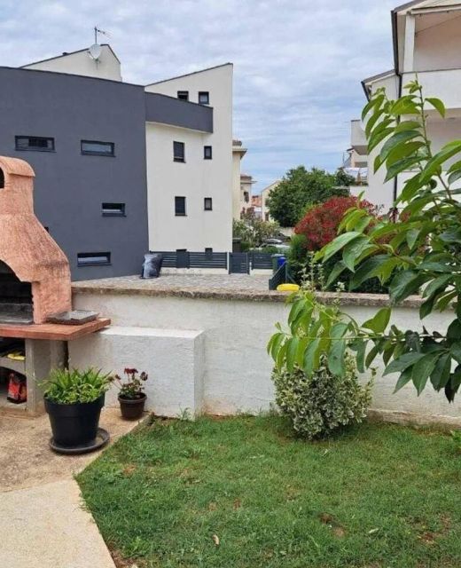Apartments With Parking Space Medulin - 24398