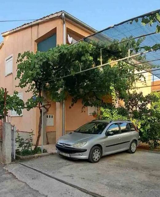 Apartments With Parking Space Zadar - 24593