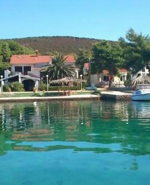 Family Friendly Seaside Apartments Brgulje, Molat - 24673 Brgulje