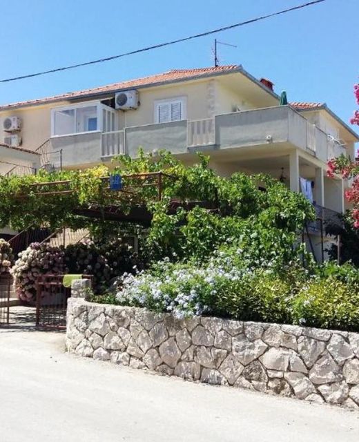 Apartment Rosa Supetar