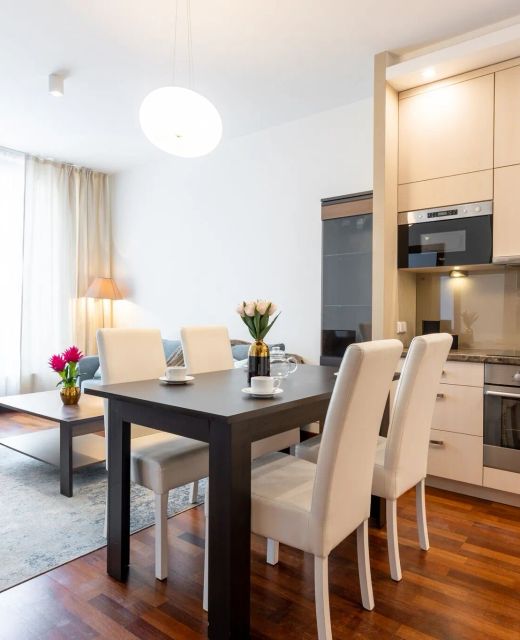Golden Apartments Warsaw - Bright & Stylish, Stawki Street