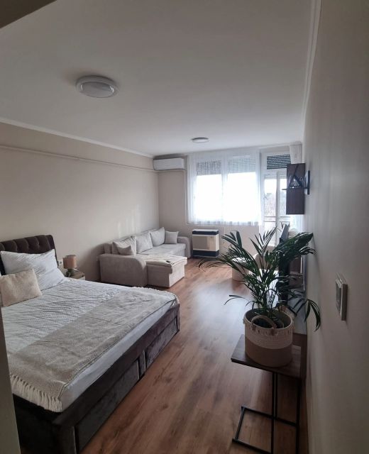 First Flat Apartman Békés