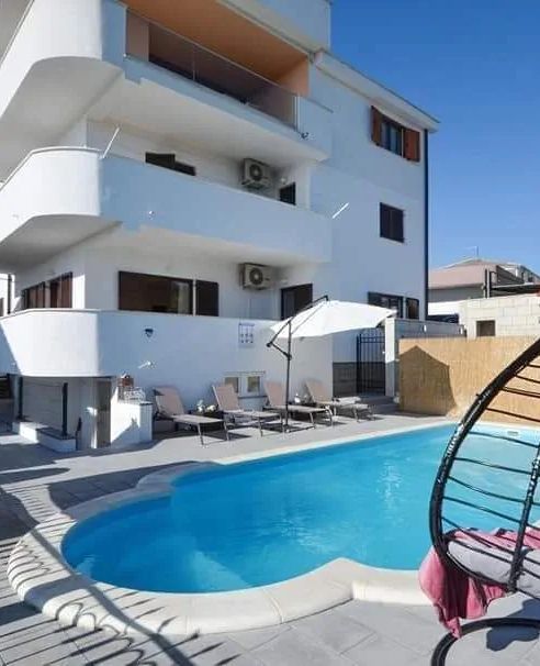 House DD with heated pool Okrug Gornji