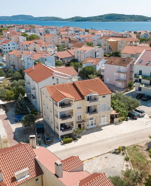 Apartments With Parking Space Srima - Vodice, Vodice - 23593 Srima - Vodice
