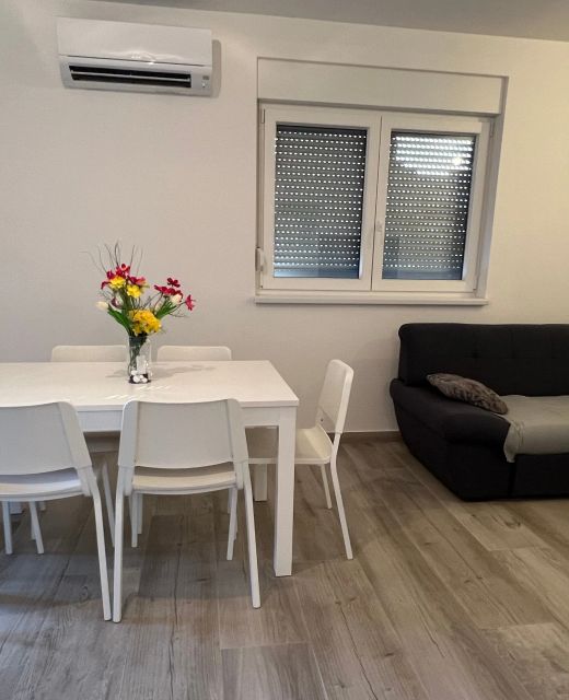 Apartments With Parking Space Trogir - 24640