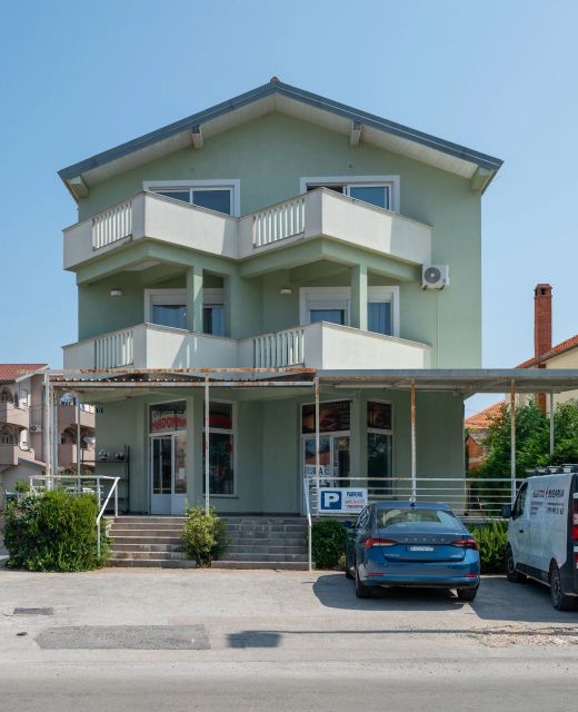 Apartments With Parking Space Zadar - 24646
