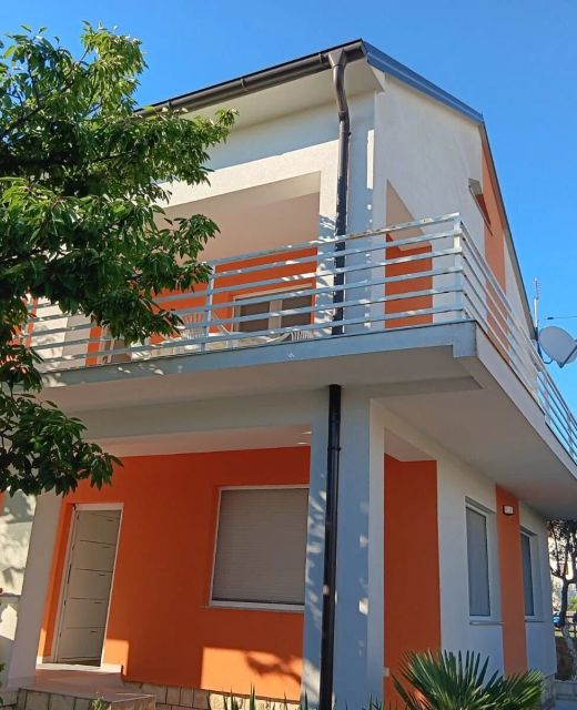 Apartments With Parking Space Zadar - 24724