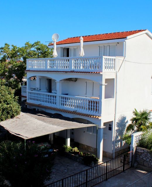 Apartments With Parking Space Pirovac, Šibenik - 24766 Pirovac