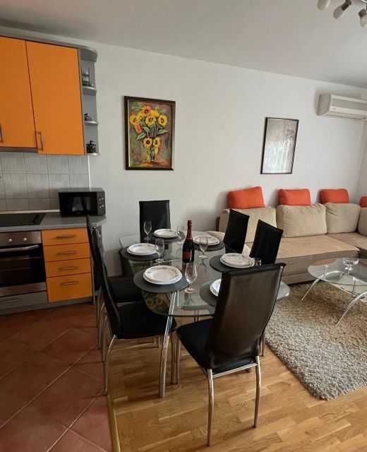 Apartments With WiFi Makarska - 24779