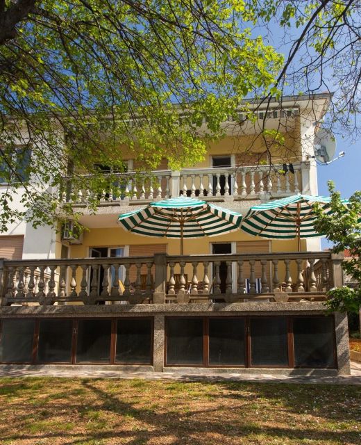 Apartments With Parking Space Punat, Krk - 24852 Punat