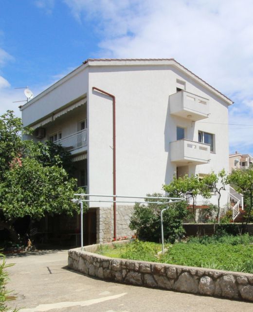 Apartments With Parking Space Punat, Krk - 24863 Punat