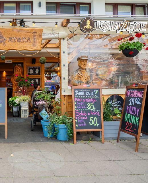 Złota Willa w Centrum Jastarni - Śniadania i Obiady na Miejscu