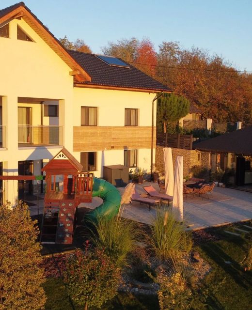 Vila Above Village Berislăveşti