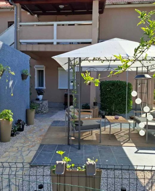 Apartments With Parking Space Palit, Rab - 24800 Palit