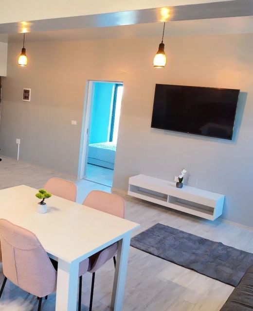 Apartament via Carmina Vladimirescu