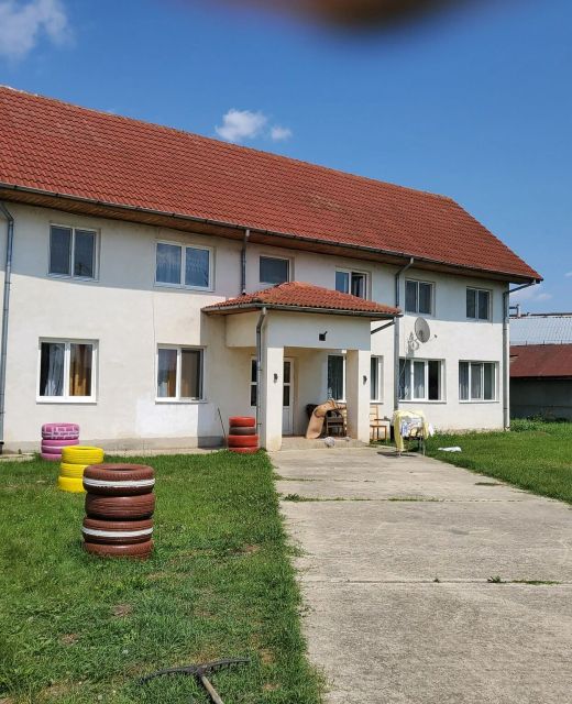 Casa Monica Târgu Cărbuneşti