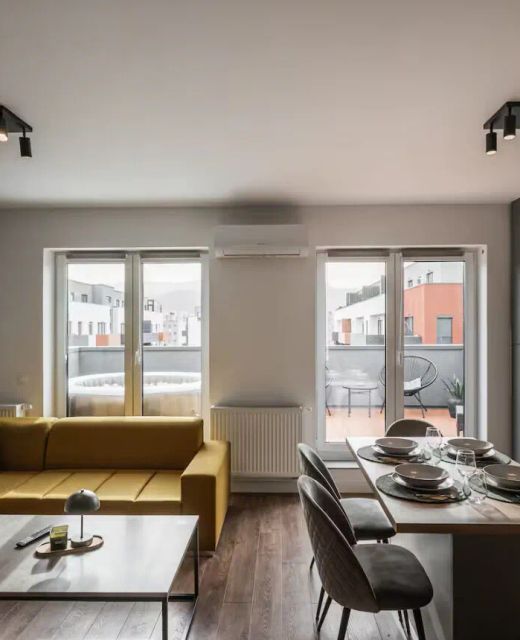 Skylark | Oslo Penthouse with Jacuzzi & Mountain Brașov