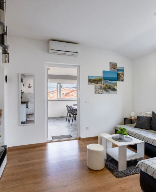 Apartments With Parking Space Vir - 25015