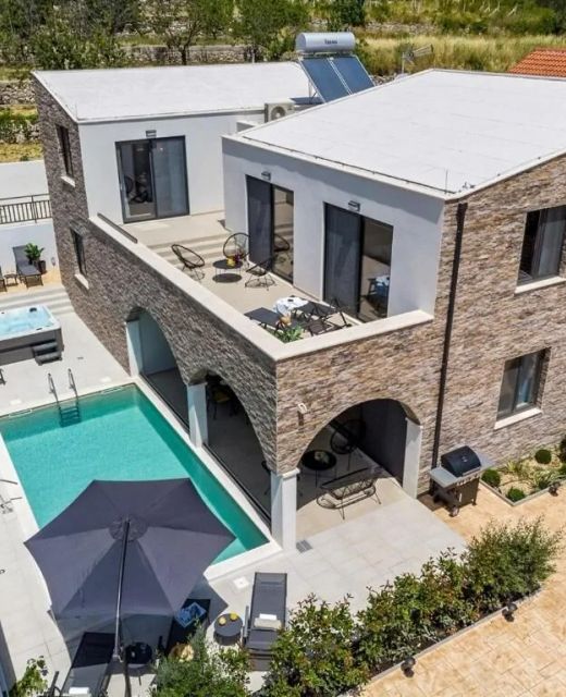 Villa Eden with heated pool Omis