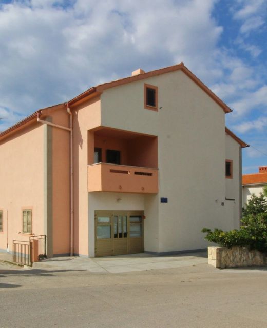 Apartments With Parking Space Punat, Krk - 24845 Punat