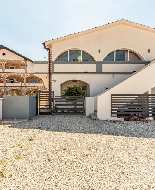 Apartments By The Sea Vir - 25042
