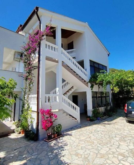 Apartments With Parking Space Barbat, Rab - 25045 Barbat