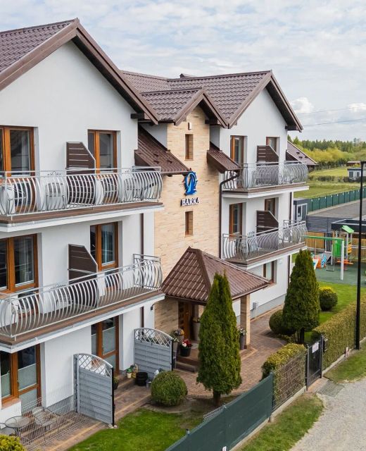 Barka Pokoje i Apartamenty Karwia