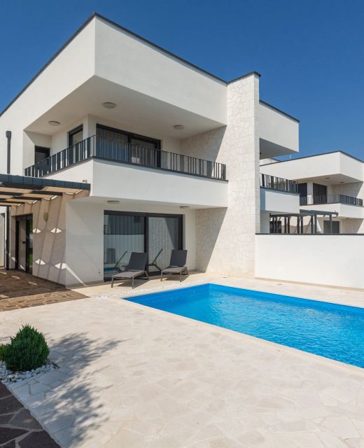 Villa Tina with pool Savudrija
