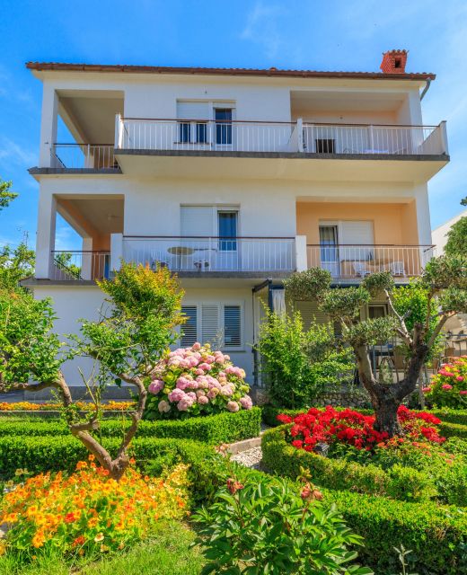 Apartments Rajka Banjol