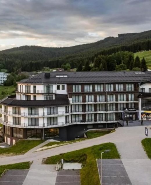 Aparthotel Czarna Perła z darmowym basenem Stronie Śląskie
