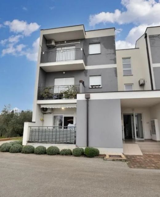 Apartments With Parking Space Fažana - 22974
