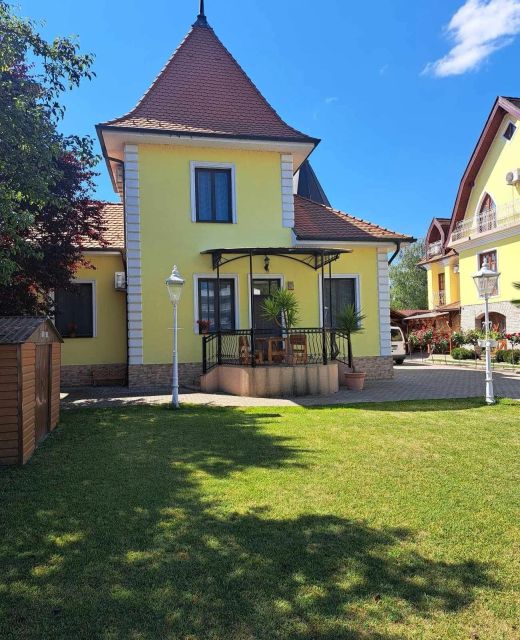 Udvaros Villa Balatonlelle