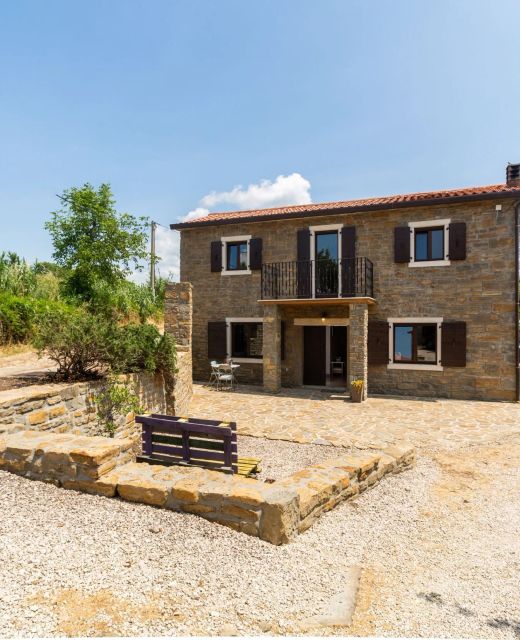 House Deja Momjan