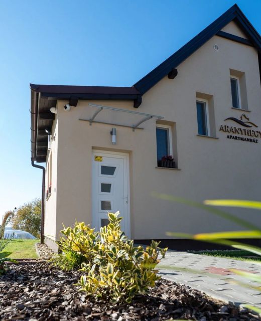 Aranyhegy Apartmanház Szada