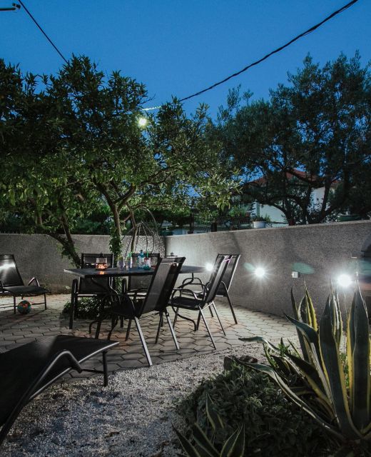 Apartments With Parking Space Trogir - 25102