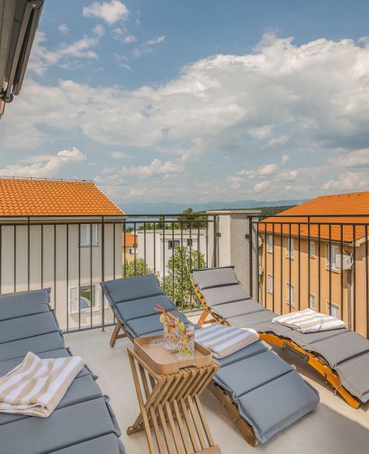 Apartments With Parking Space Malinska, Krk - 25158 Malinska