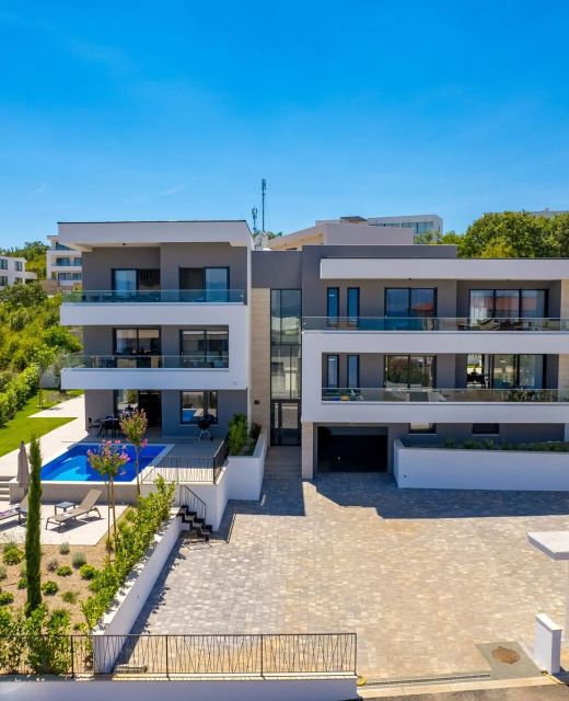 Villa Rova – Apartment with Balcony Malinska