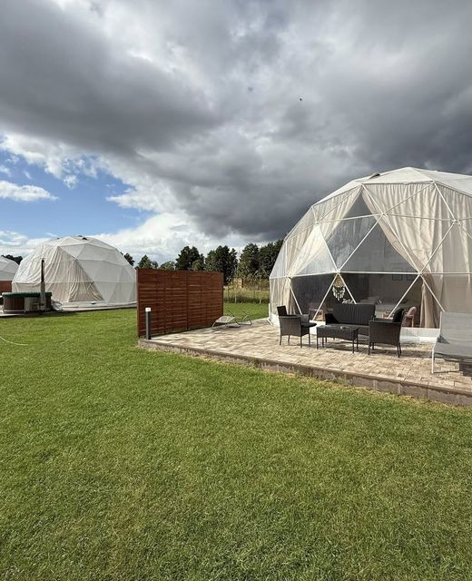 Ranczo Targówka - glampy i domy Malanów